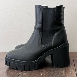 Mia Platform Black Chelsea Boots Women’s size 8
